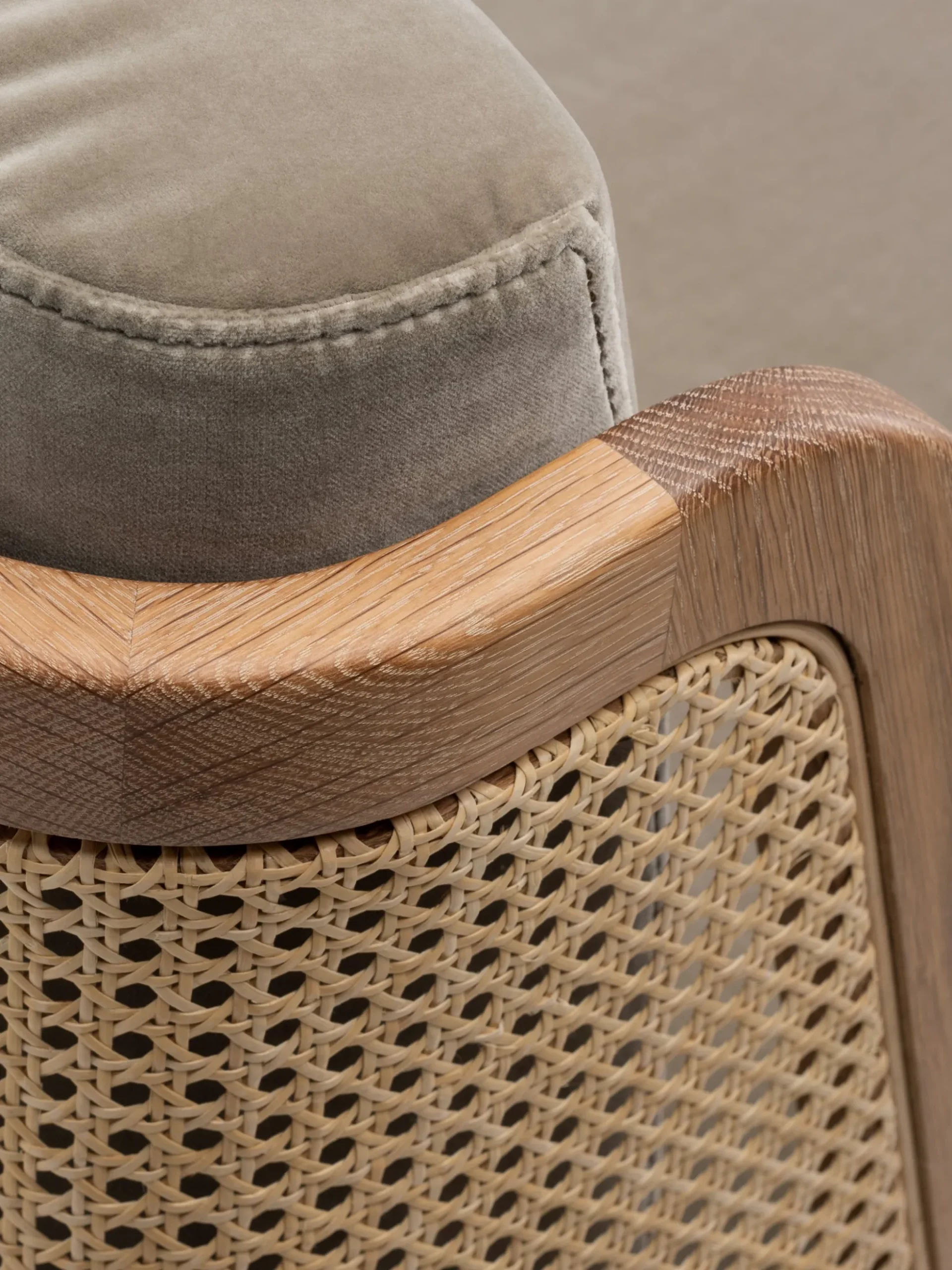 Throne Lounge Chair - Rattan