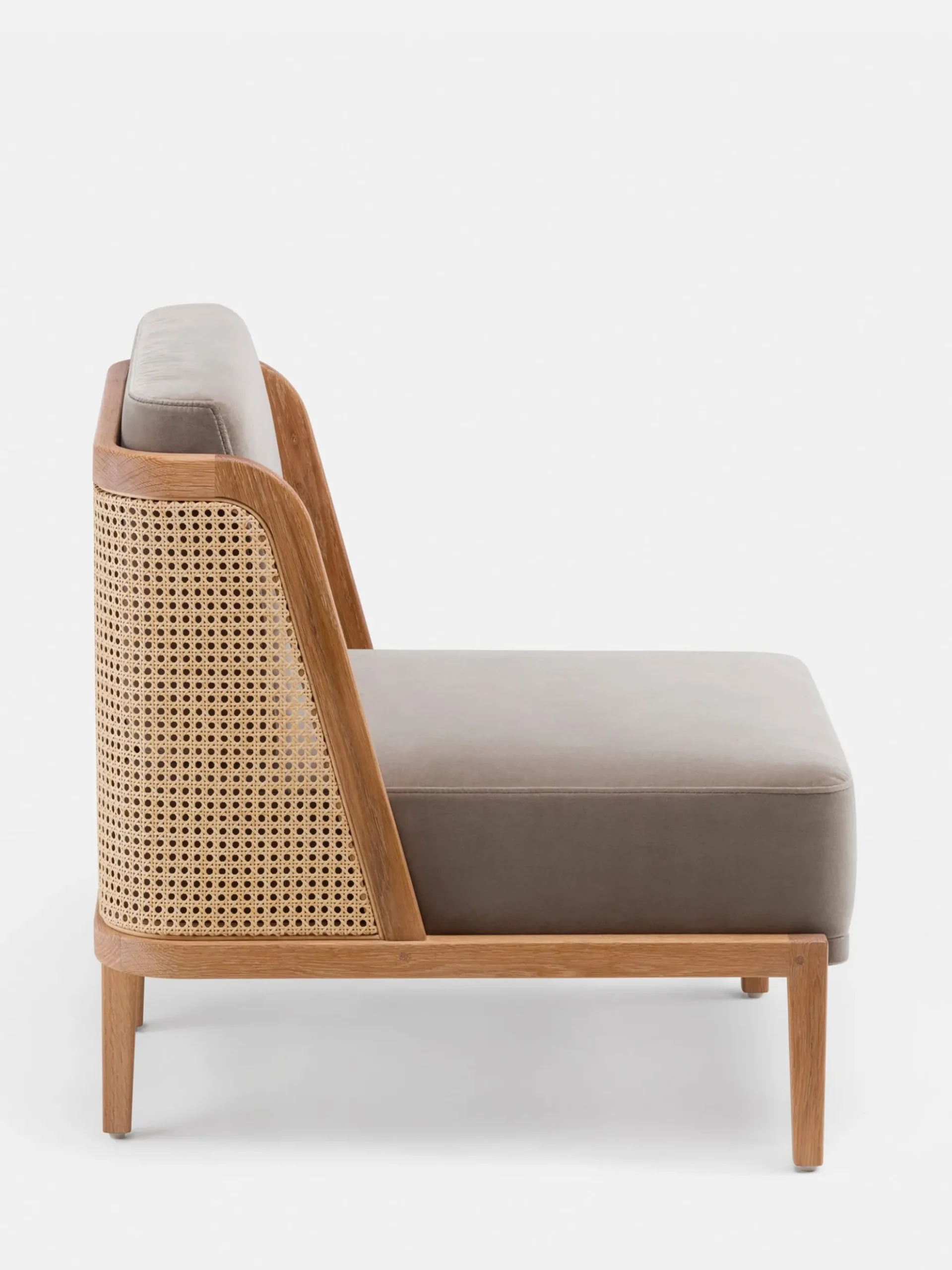 Throne Lounge Chair - Rattan