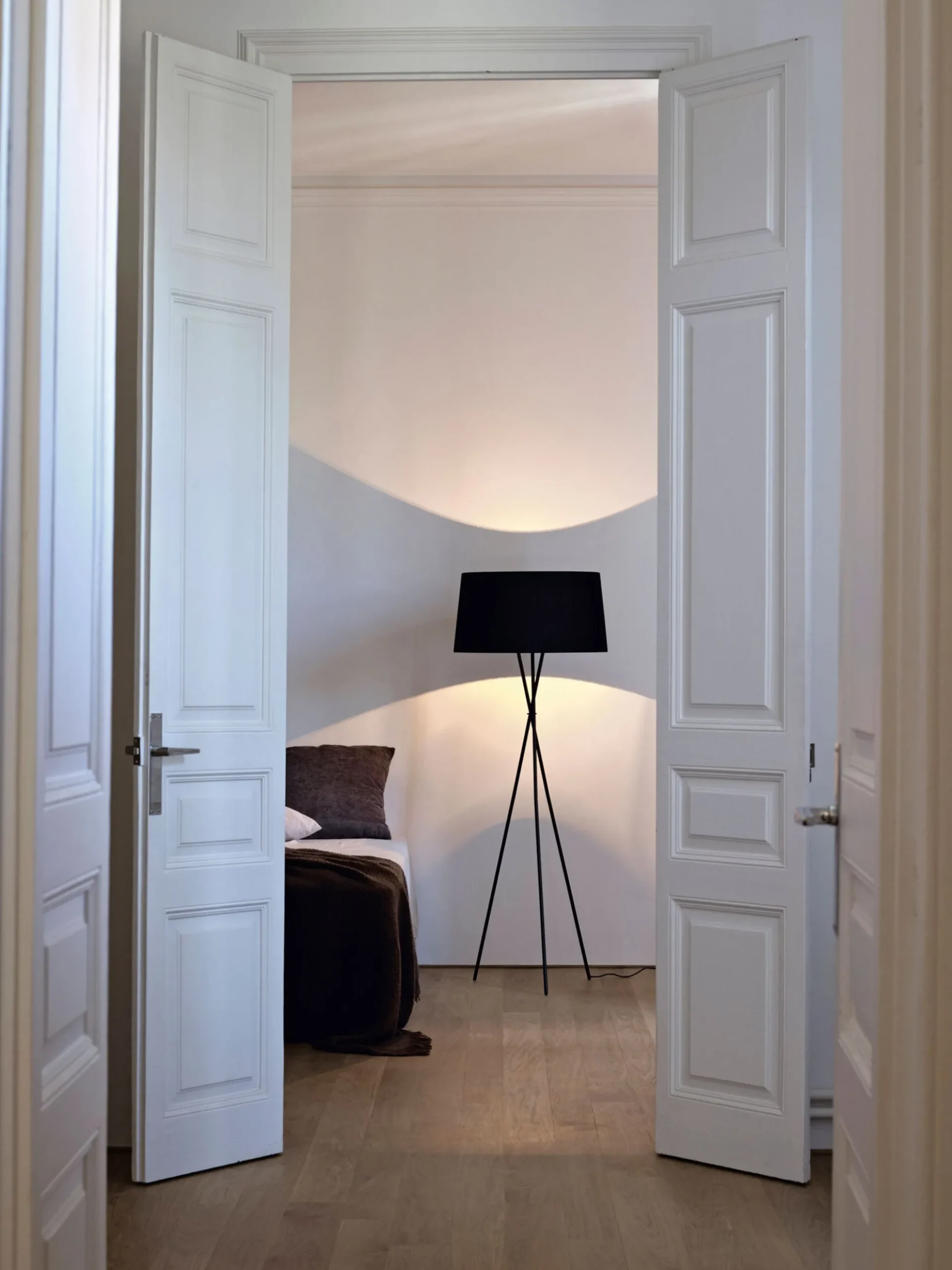 Trípode G5 Floor Lamp