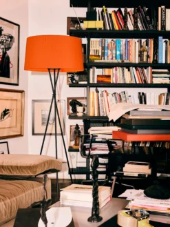 Trípode G5 Floor Lamp