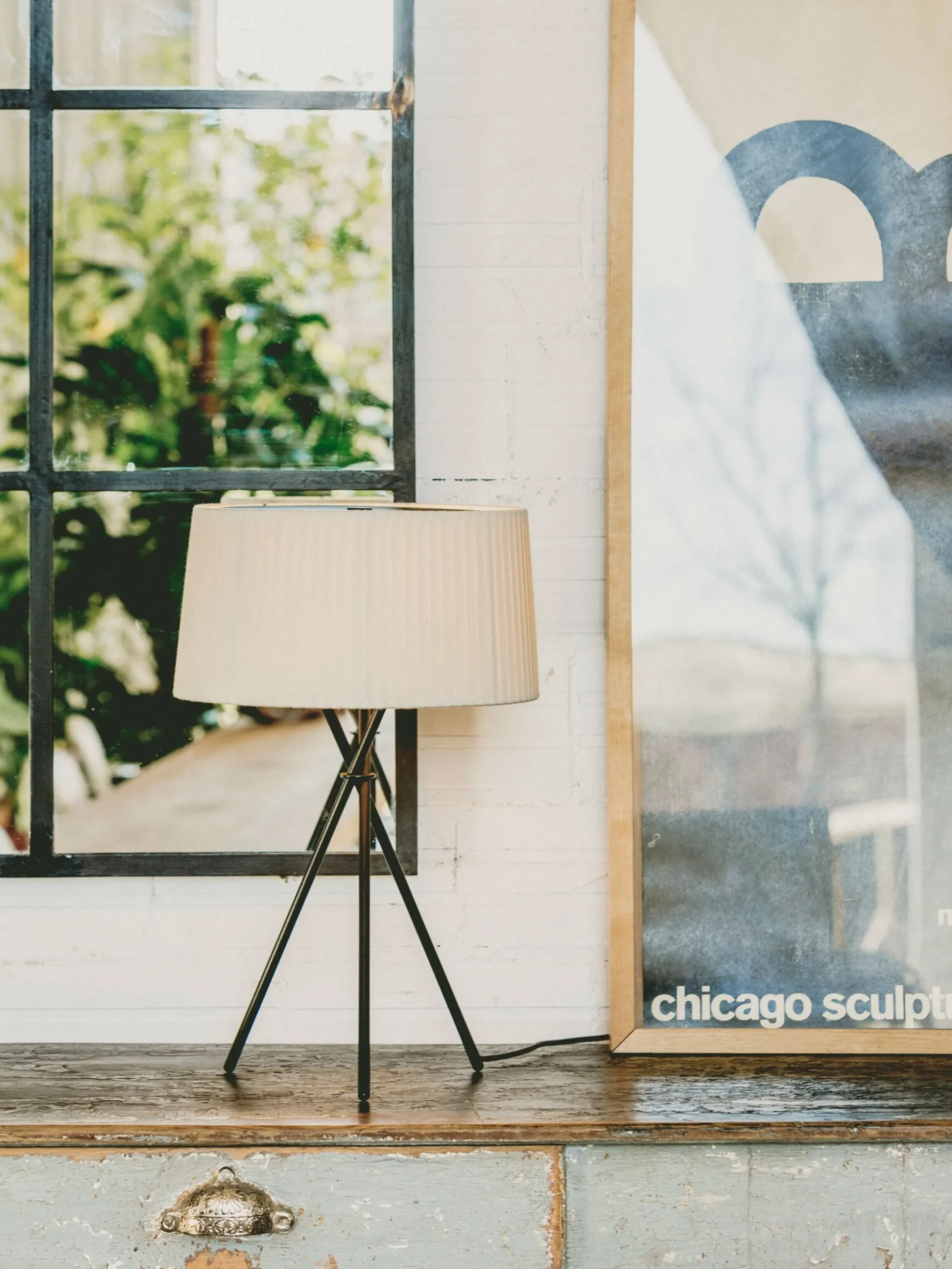 Trípode G6 Table Lamp